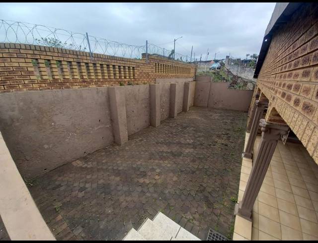 4 BEDROOM HOUSE FOR SALE IN GROVE END